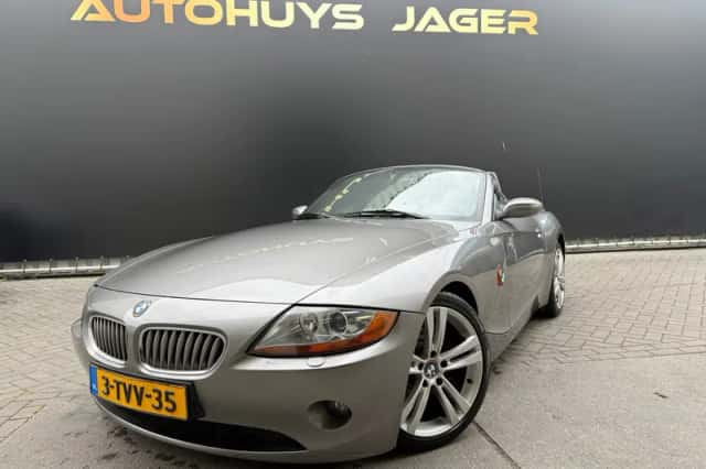 BMW Z4 (2003) thumbnail 5