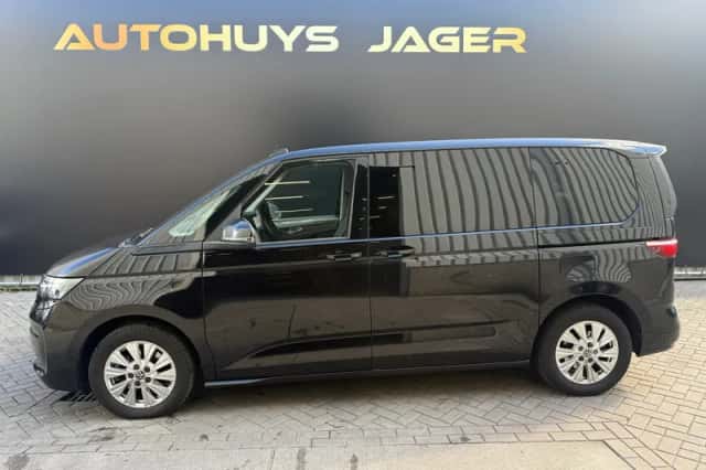 Volkswagen Multivan (2023) thumbnail 6