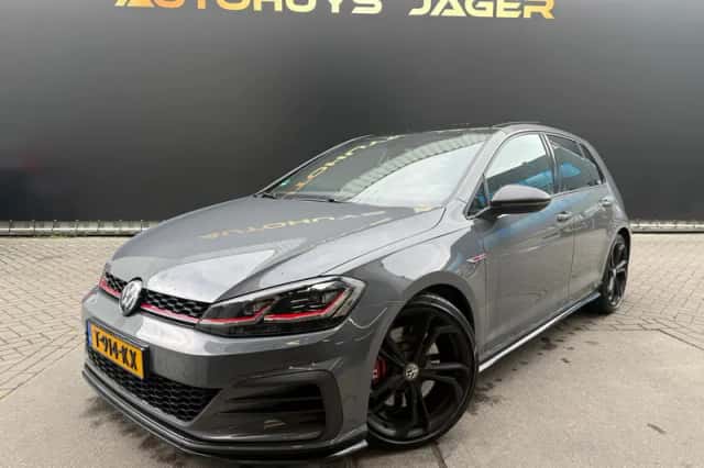 Volkswagen Golf (2019) thumbnail 2