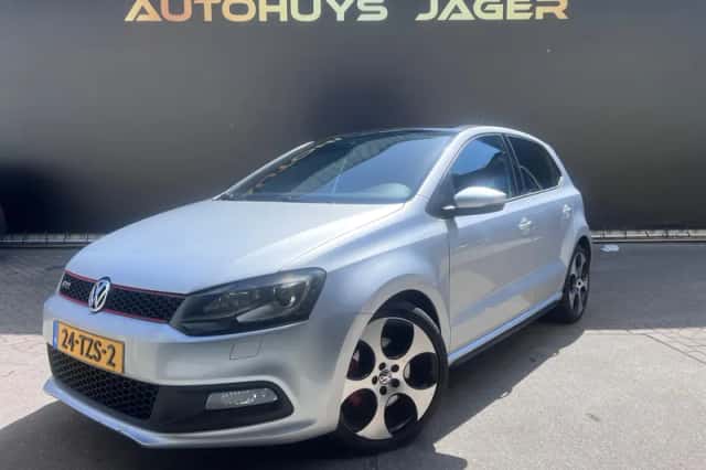 Volkswagen Polo (2012) thumbnail 2