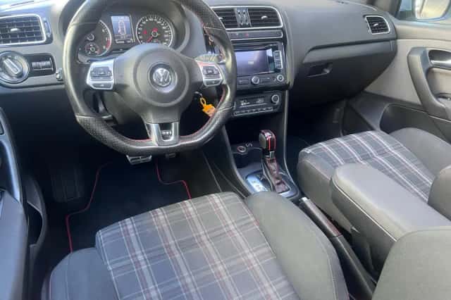 Volkswagen Polo (2012) thumbnail 4