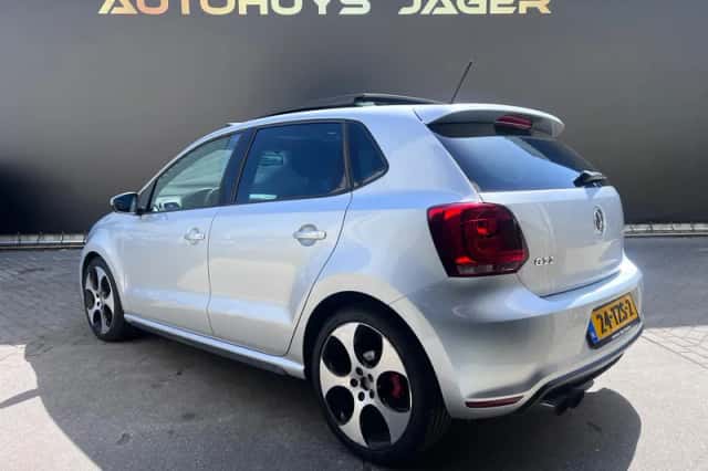 Volkswagen Polo (2012) thumbnail 5