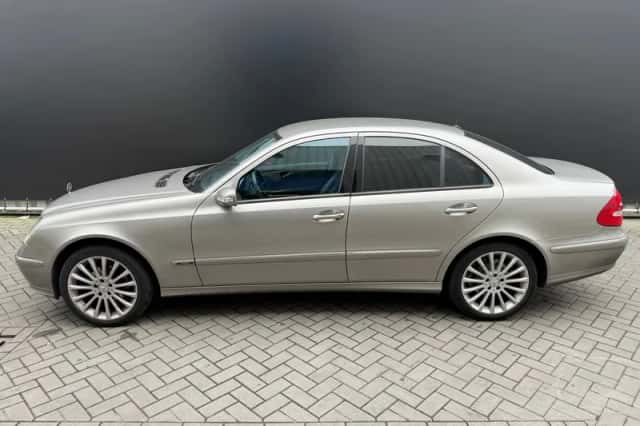 Mercedes-Benz E-Klasse (2004) thumbnail 6