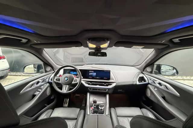 BMW XM (2025) thumbnail 4