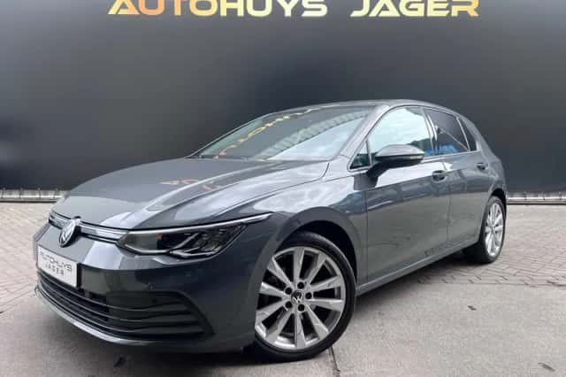 Volkswagen Golf (2023) thumbnail 2