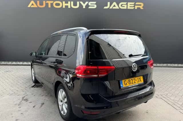 Volkswagen Touran (2019) thumbnail 3