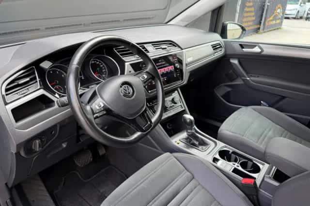 Volkswagen Touran (2019) thumbnail 4