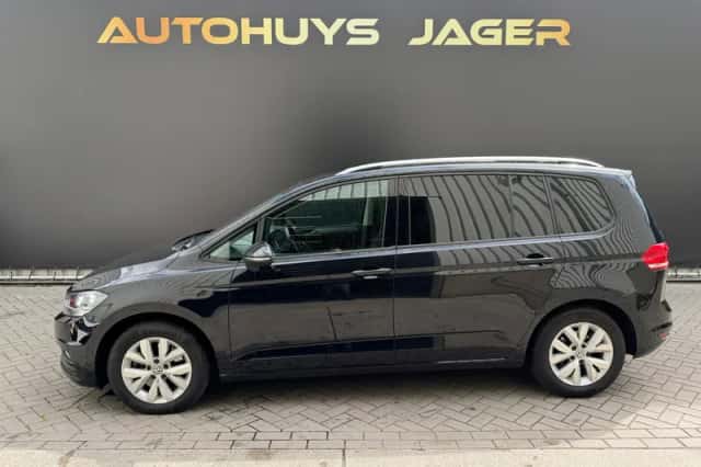 Volkswagen Touran (2019) thumbnail 5