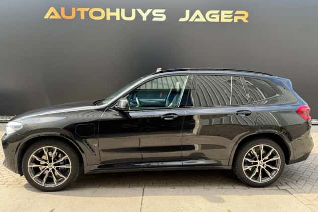 BMW X3 (2021) thumbnail 5