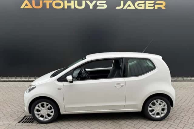Volkswagen Up! (2014) thumbnail 5
