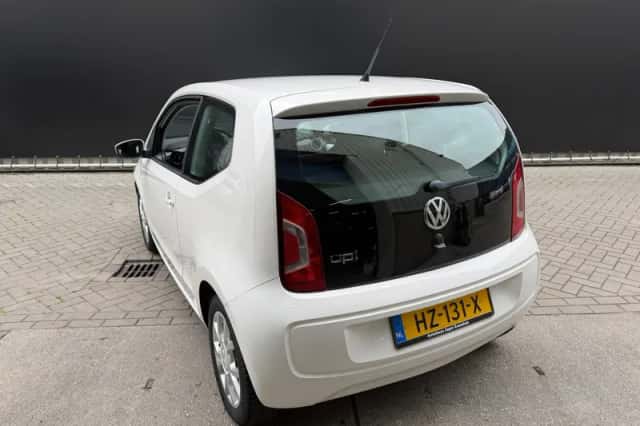 Volkswagen Up! (2014) thumbnail 6