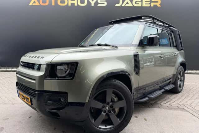 Land Rover Defender (2022) thumbnail 2