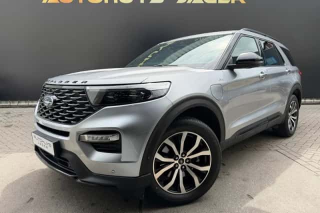 Ford Explorer (2021) thumbnail 2