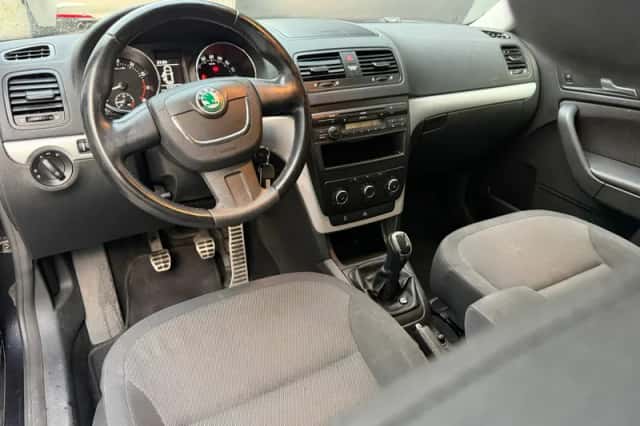 Škoda Yeti (2011) thumbnail 4