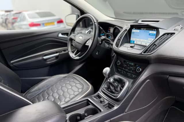 Ford Kuga (2018) thumbnail 4