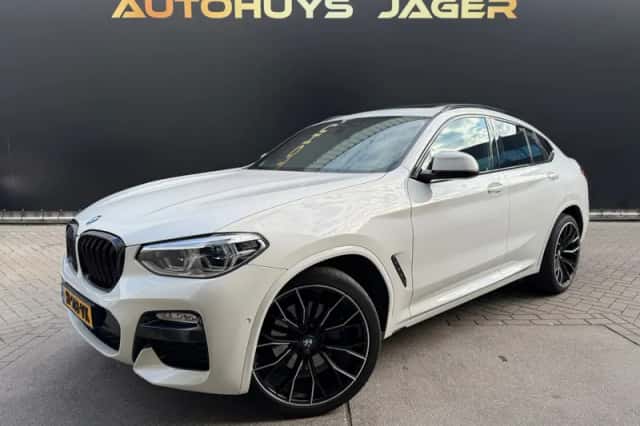 BMW X4 (2018) thumbnail 2