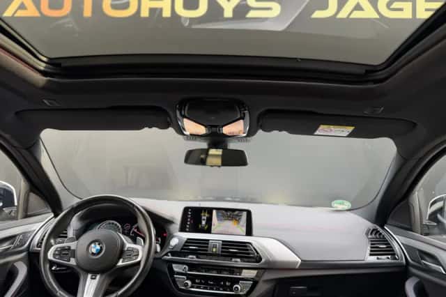 BMW X4 (2018) thumbnail 4