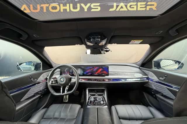 BMW 7-Serie (2024) thumbnail 4