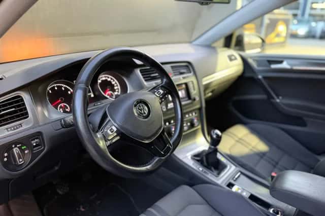 Volkswagen Golf (2013) thumbnail 4