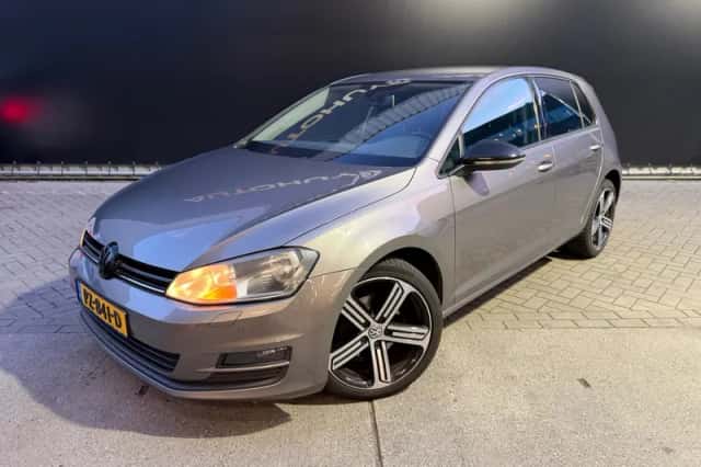 Volkswagen Golf (2013) thumbnail 6