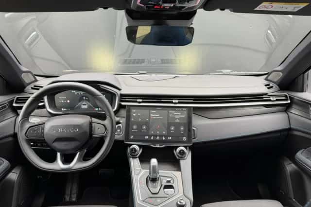 Lynk & Co 01 (2023) thumbnail 3