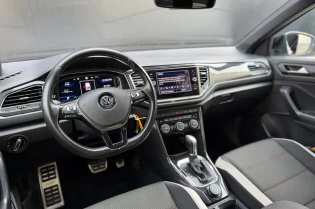 Volkswagen T-Roc (2018) thumbnail 3