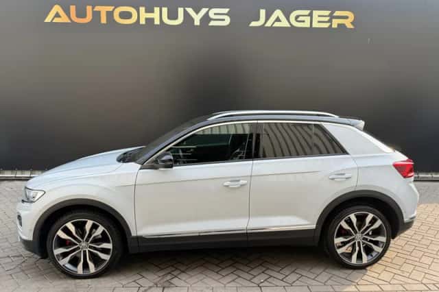 Volkswagen T-Roc (2018) thumbnail 5