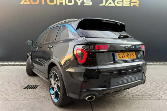 Lynk & Co 01 (2023) thumbnail 2