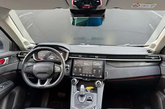Lynk & Co 01 (2023) thumbnail 3