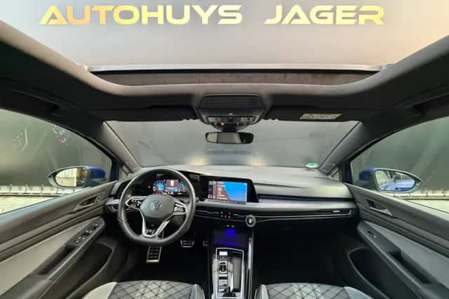 Volkswagen Golf (2023) thumbnail 3