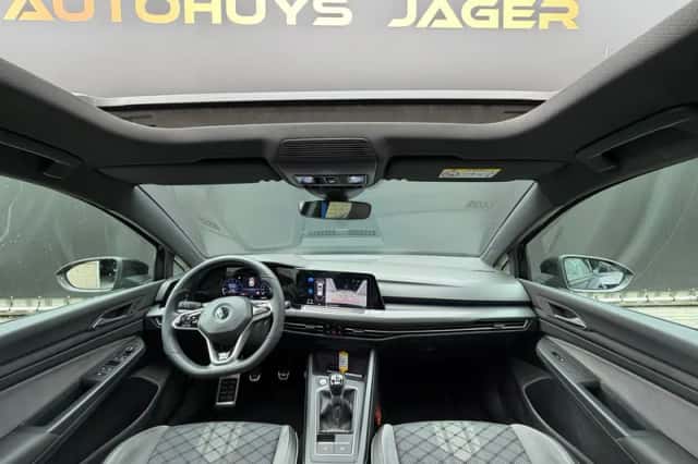 Volkswagen Golf (2021) thumbnail 3