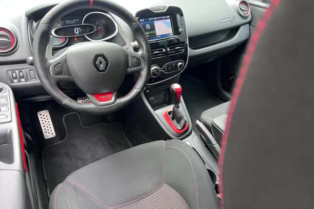 Renault Clio (2015) thumbnail 3