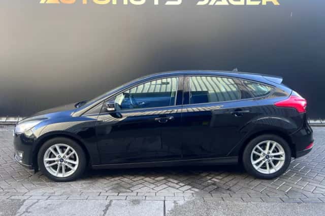 Ford Focus (2018) thumbnail 2