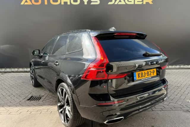 Volvo XC60 (2021) thumbnail 2