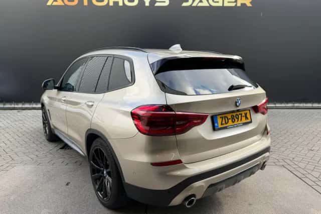 BMW X3 (2019) thumbnail 2