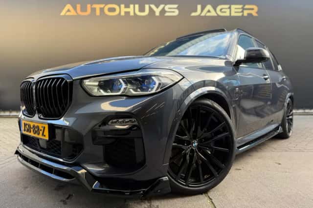 BMW X5 (2021) thumbnail 1