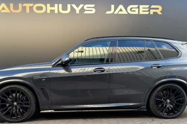 BMW X5 (2021) thumbnail 6