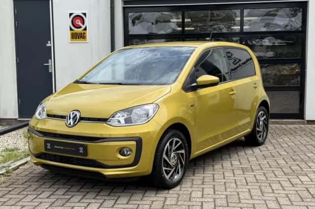 Volkswagen Up! (2018) thumbnail 1