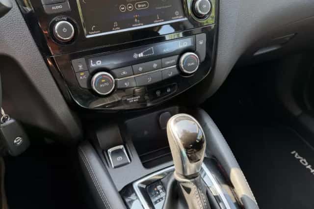 Nissan Qashqai (2019) thumbnail 5