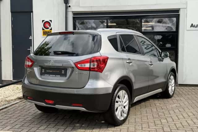 Suzuki S-Cross (2017) thumbnail 2