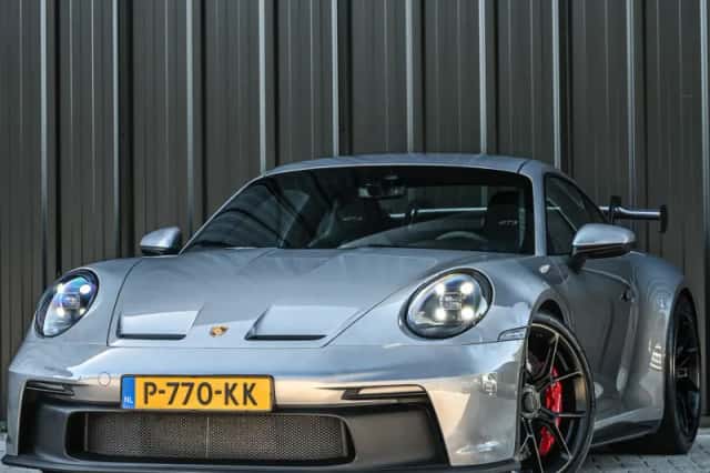 Porsche 911 (2022) thumbnail 1