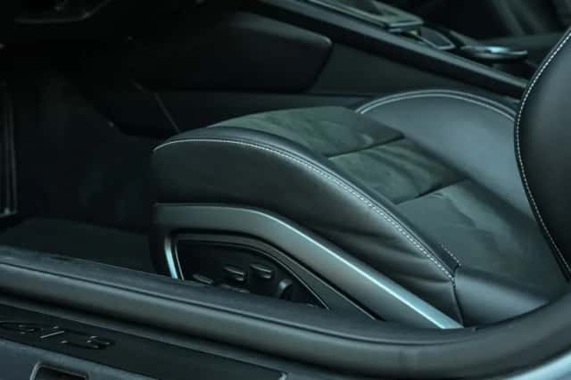 Porsche 911 (2022) thumbnail 4