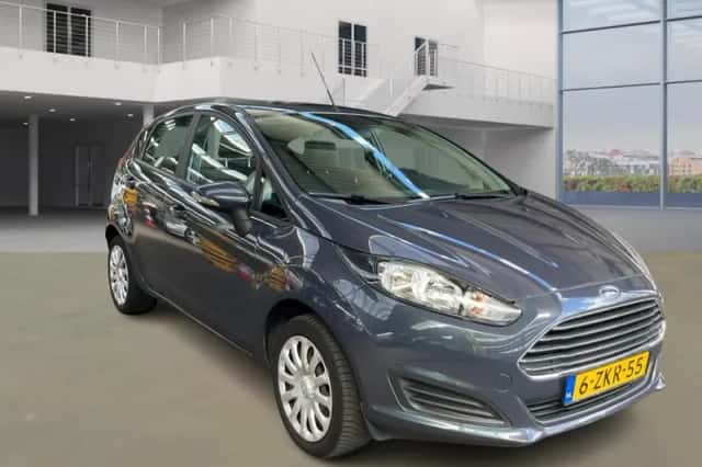 Ford Fiesta (2015) thumbnail 2