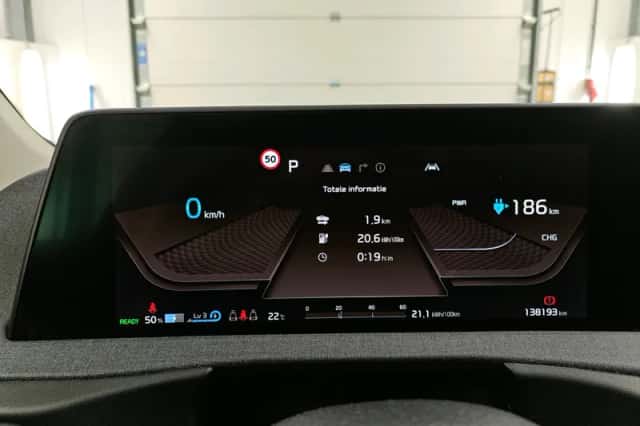 Kia EV6 (2021) thumbnail 3
