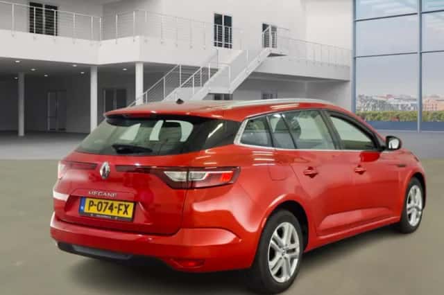 Renault Mégane (2017) thumbnail 3