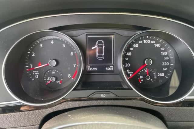 Volkswagen Passat (2017) thumbnail 4