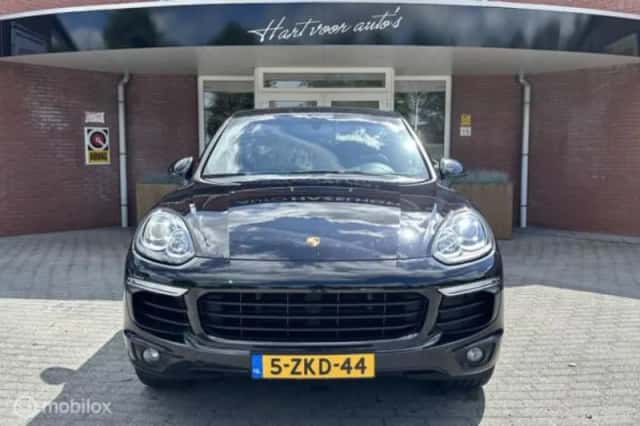 Porsche Cayenne (2015) thumbnail 5