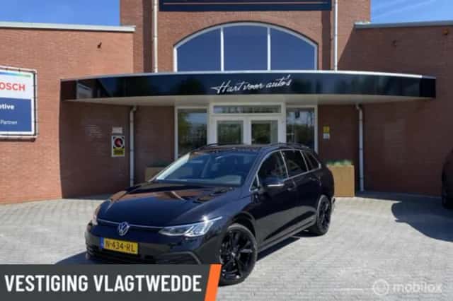 Volkswagen Golf (2022) thumbnail 1