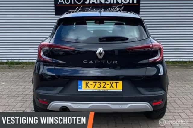 Renault Captur (2021) thumbnail 3
