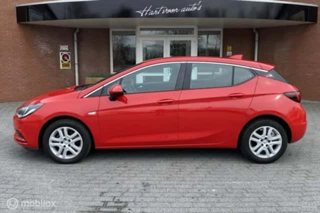 Opel Astra (2017) thumbnail 2